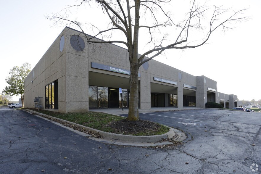 More Photos Of 14631-14651 W 95th St, Lenexa Light Distribution For Lease