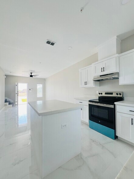 More Photos Of 1300 Hummingbird Ct, Pharr Apartments For Sale