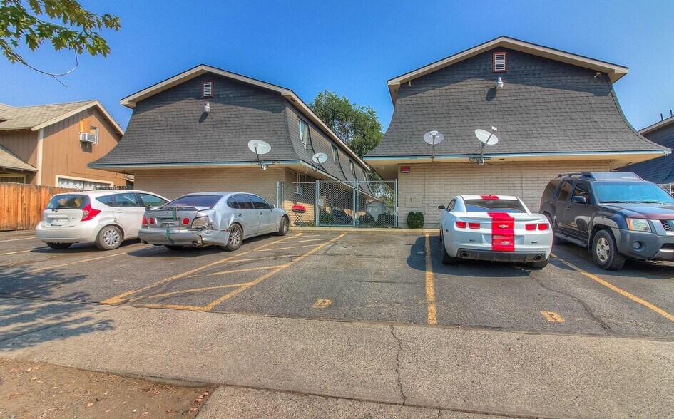 More Photos Of 1403 Roosevelt Ave, Yakima Apartments For Sale