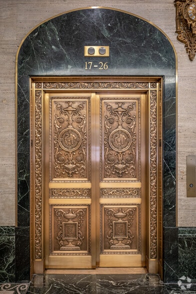 More Photos Of 808 Travis St, Houston Office For Lease