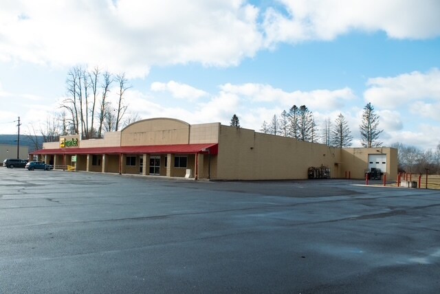 More Photos Of 64 Main St, Lawrenceville Supermarket For Lease