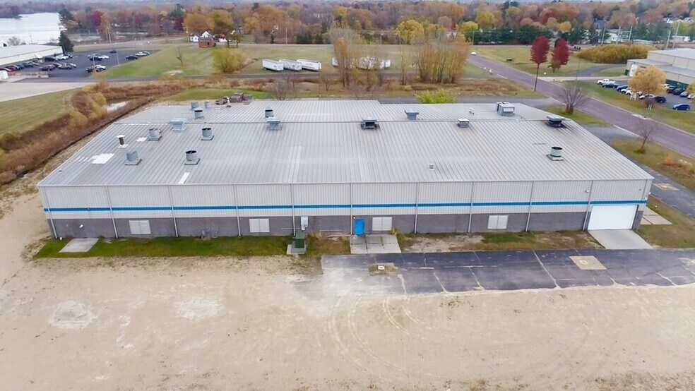 More Photos Of 1011 Veterans St, Mauston Manufacturing For Sale