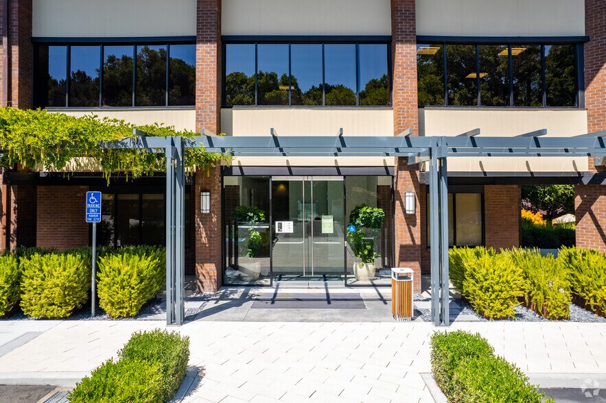 More Photos Of 2730 Sand Hill Rd, Menlo Park Office For Lease
