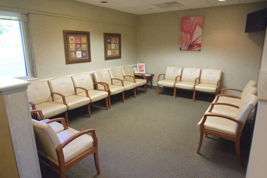 More Photos Of 315 W State St, Doylestown Medical For Sale