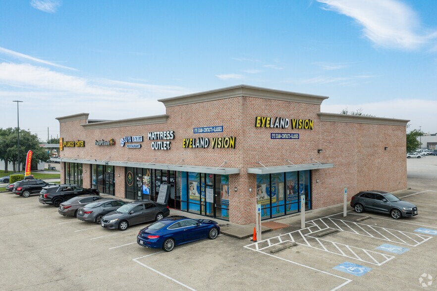 More Photos Of 3402 Hwy 6, Houston Freestanding For Lease