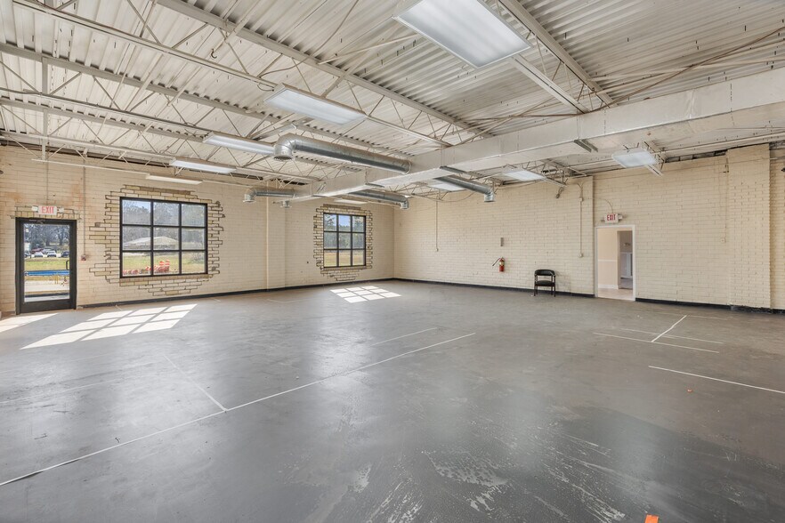 More Photos Of 3955 Highway 53, Hoschton Freestanding For Sale
