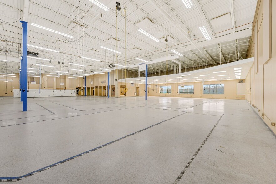 More Photos Of 2016-2020 E 28th St, Minneapolis Research And Development For Lease