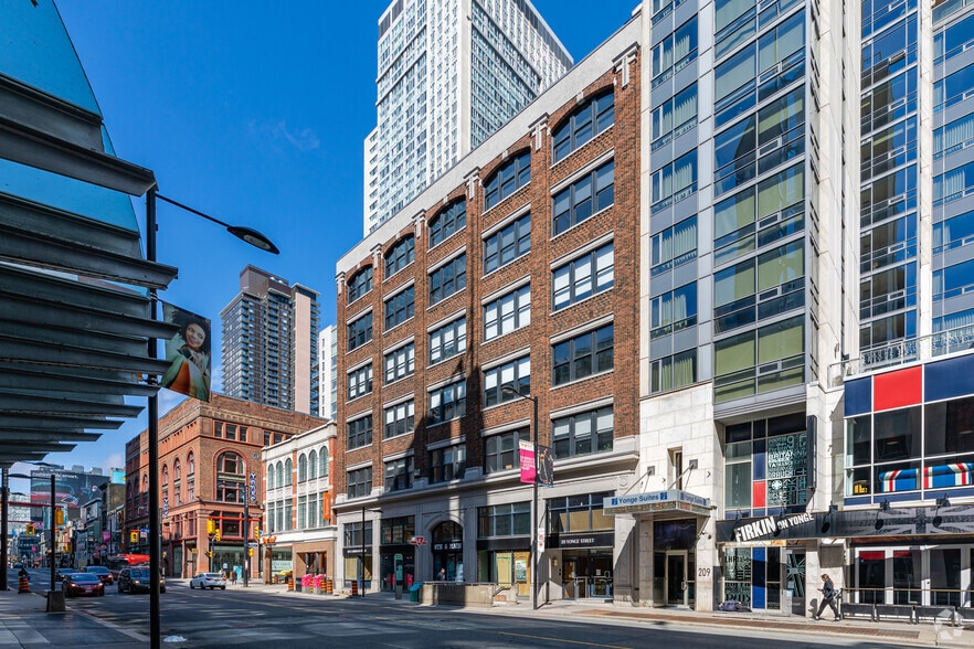 More Photos Of 211 Yonge Street, Toronto Office For Lease