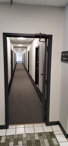 More Photos Of 5104 N Orange Blossom Trl, Orlando Office Residential For Lease