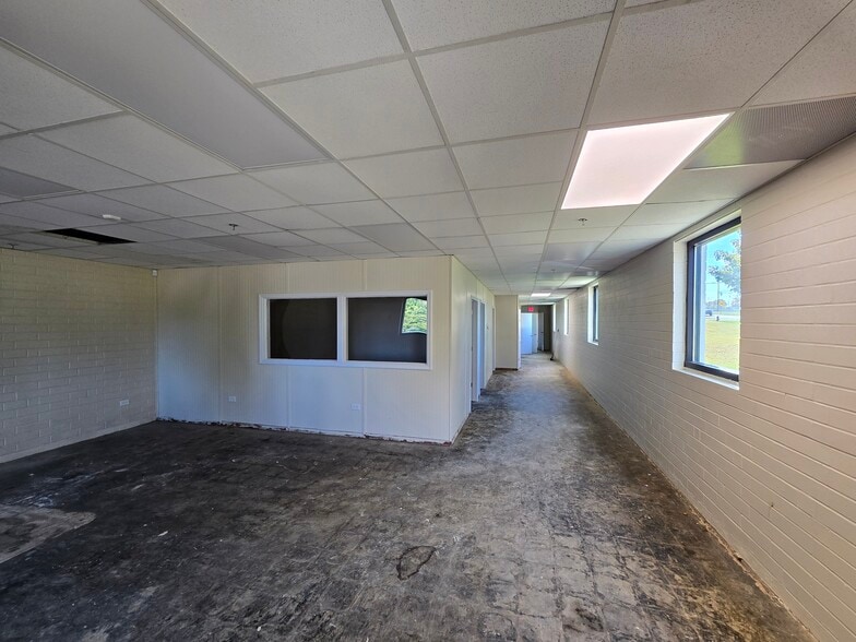 More Photos Of 3021 NW Northwest Blvd, Gastonia Warehouse For Lease