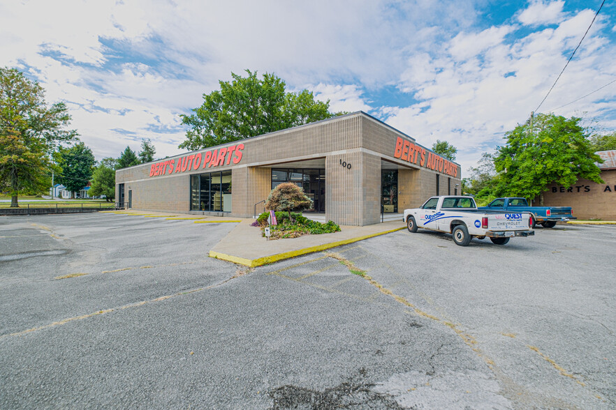 Primary Photo Of 100 Hopkinsville St, Russellville Freestanding For Sale