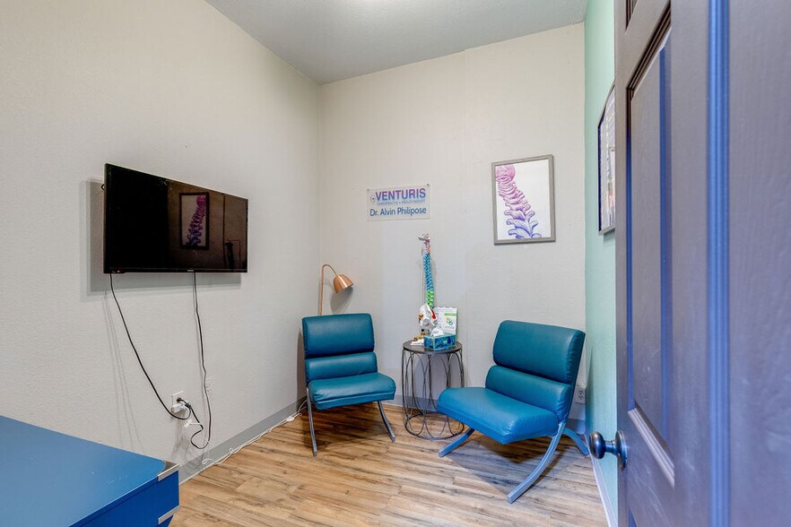 More Photos Of 7917 N May Ave, Oklahoma City Freestanding For Sale