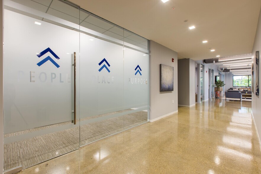 More Photos Of 3250 Mary St, Coconut Grove Office For Lease