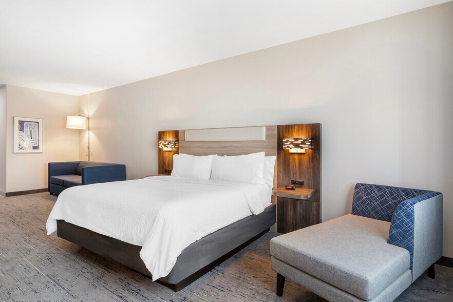 More Photos Of 2965 E Main St, Alice Hotel For Sale