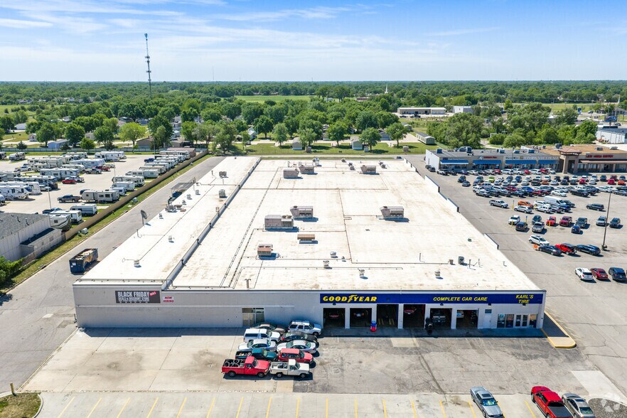 More Photos Of 4830-4958 S Broadway St, Wichita Unknown For Lease