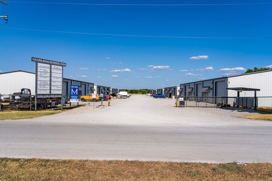 More Photos Of 2170 Collins Rd, Denton Unknown For Lease