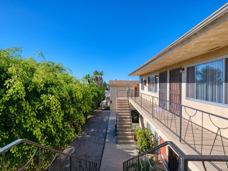 More Photos Of 917 Edgewood St, Inglewood Apartments For Sale