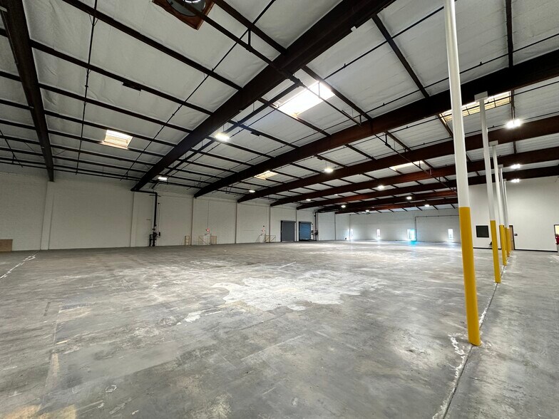 More Photos Of 15711-15777 S Broadway, Gardena Warehouse For Sale