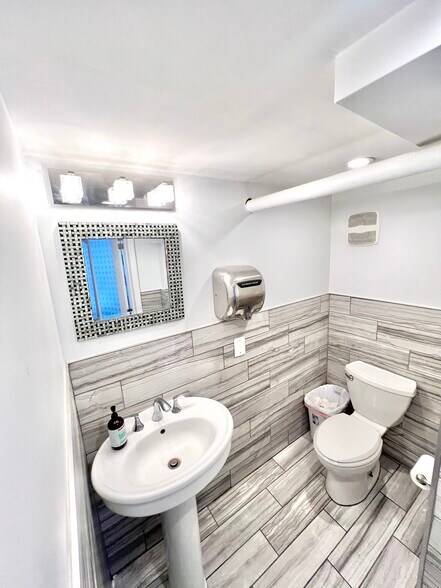 More Photos Of 250 E 32nd St, New York Office Residential For Sale