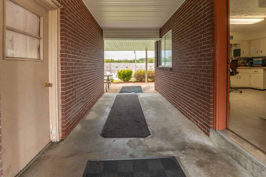 More Photos Of 711 N Pike St, Grafton Office For Sale