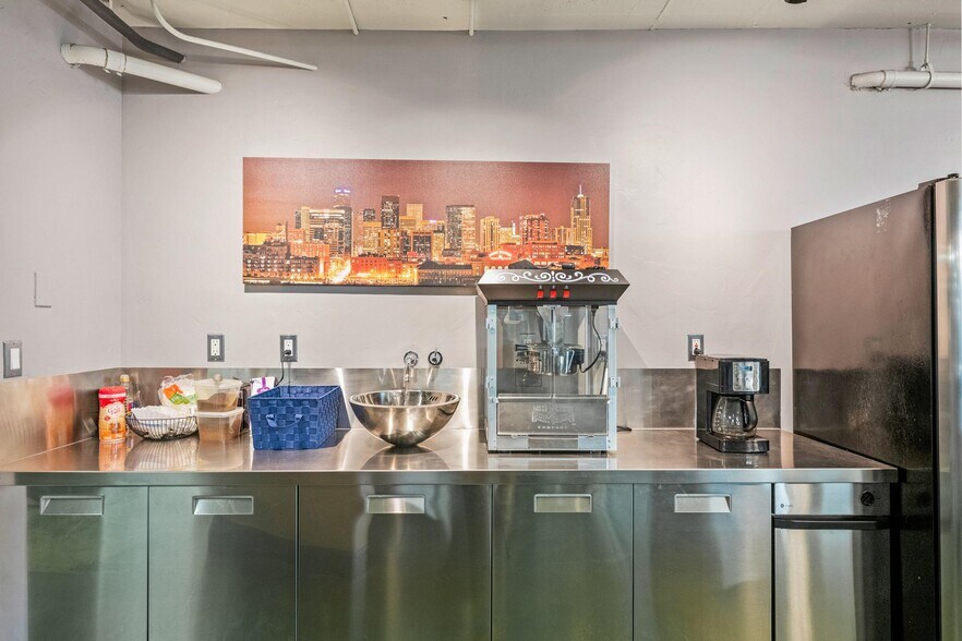More Photos Of 2000 Arapahoe St, Denver Loft Creative Space For Lease