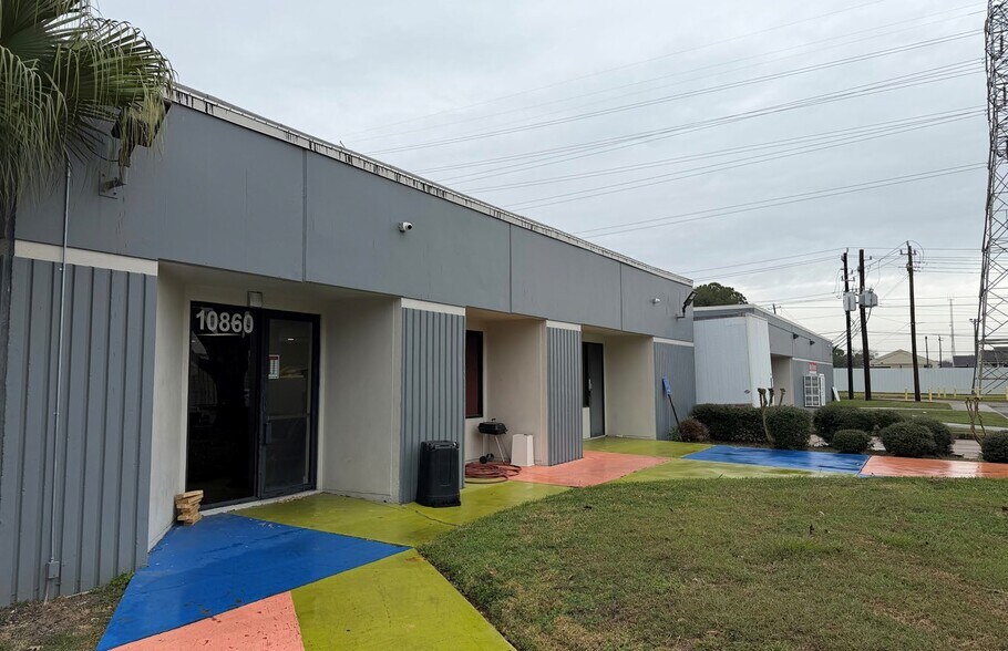Primary Photo Of 10860 Rockley Rd, Houston Warehouse For Sale