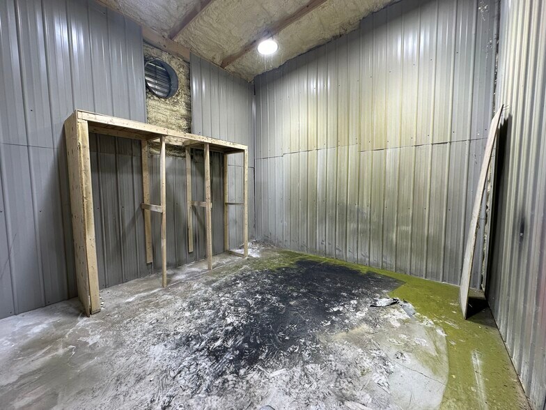 More Photos Of 249 S Plant St, Morgantown Industrial For Lease