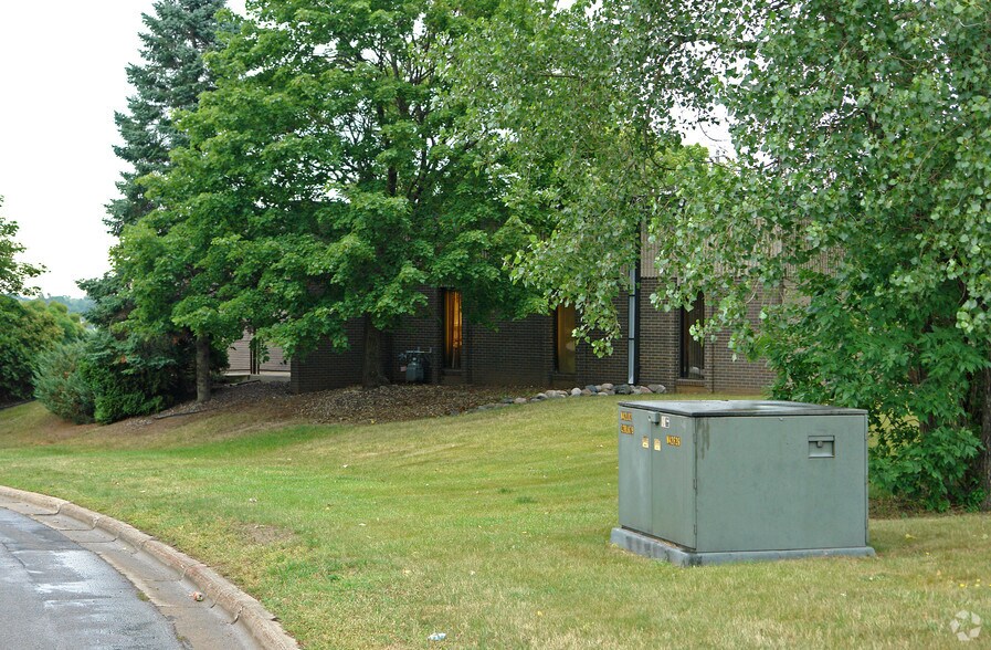 More Photos Of 1740 Livingston Ave, West Saint Paul Light Manufacturing For Sale