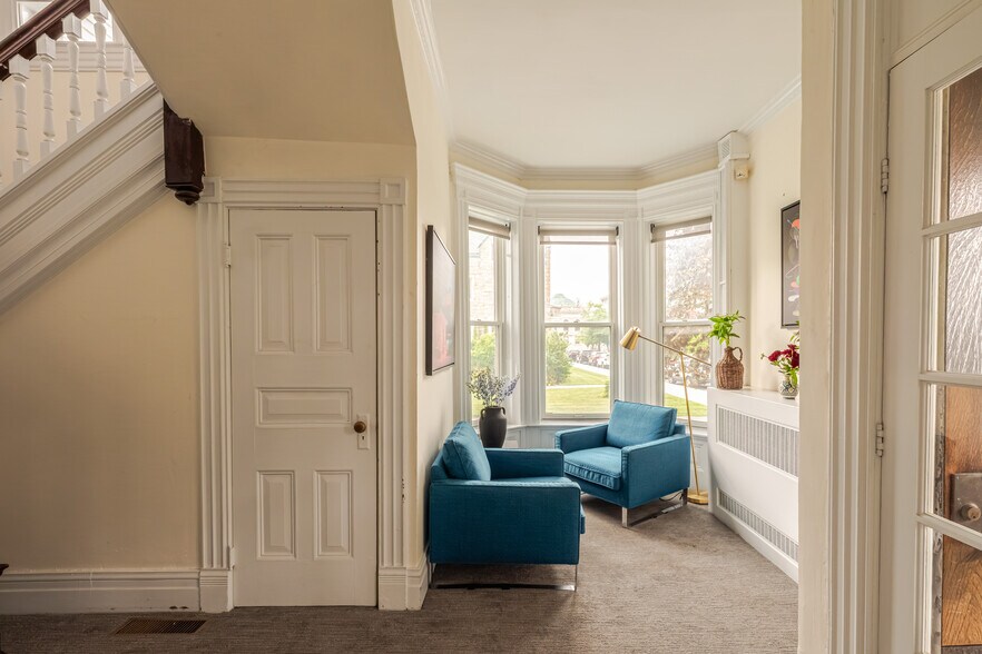More Photos Of 437 E Allen St, Hudson Office For Sale