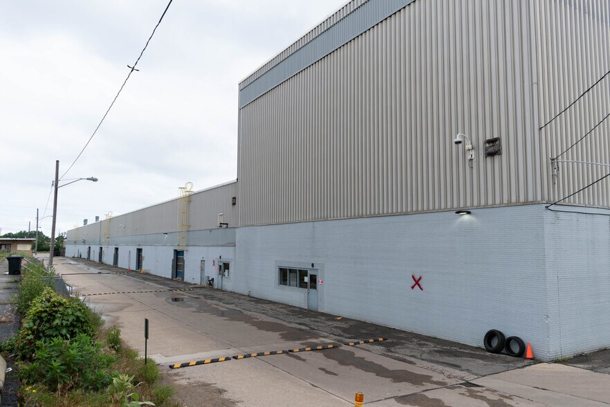 More Photos Of 20001 Euclid Ave, Euclid Warehouse For Lease