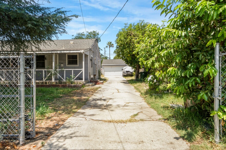 More Photos Of 6833 Simpson Ave, North Hollywood Land For Sale