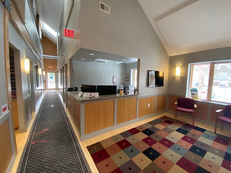More Photos Of 15 Research Dr, Amherst Office For Sale
