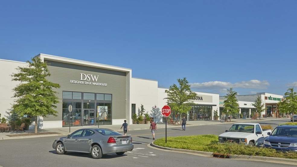 More Photos Of 4 S Tunnel Rd, Asheville Unknown For Lease