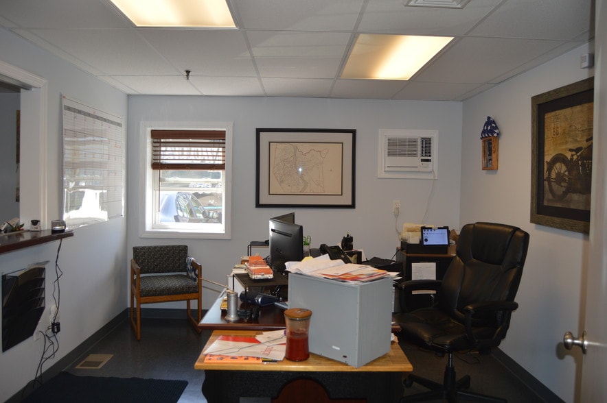 More Photos Of 60 Pine St, Methuen Light Manufacturing For Lease