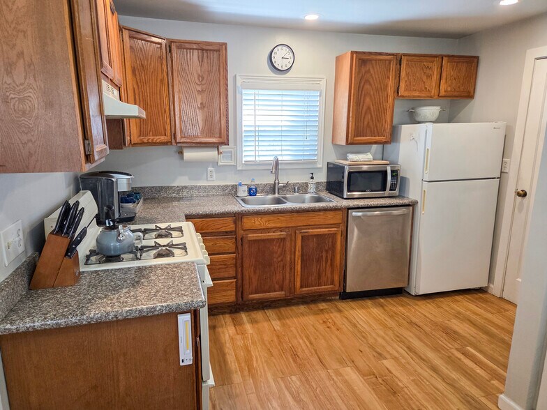 More Photos Of 150 W 8th St, Santa Rosa Apartments For Sale