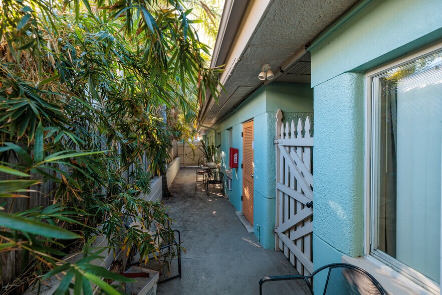 More Photos Of 206 9th Ave NE, Saint Petersburg Apartments For Sale