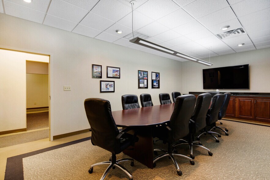 More Photos Of 6205 Raeford Rd, Fayetteville Office For Sale