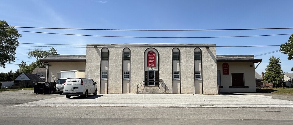 Primary Photo Of 125 Powhattan Ave, Essington Light Manufacturing For Sale