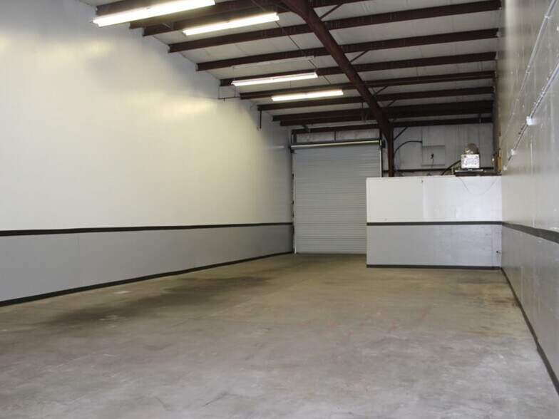 More Photos Of 4302 E 10th Ave, Tampa Warehouse For Lease