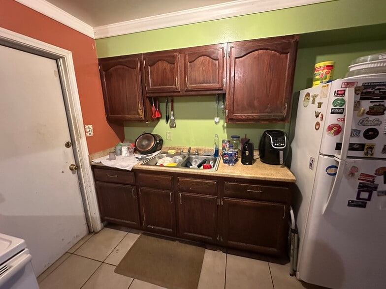 More Photos Of 3620 Elkhorn Blvd, North Highlands Dormitory For Sale