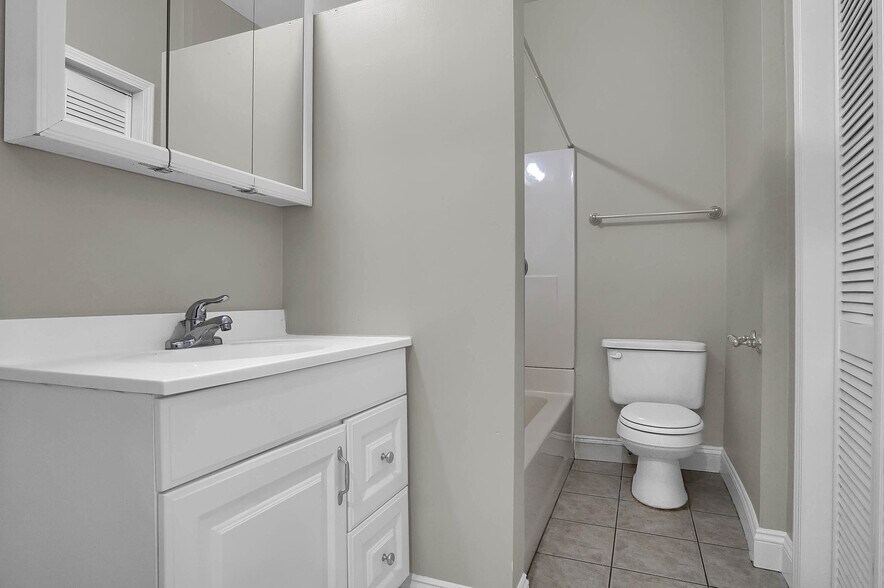 More Photos Of 6830 Gravois Ave, Saint Louis Storefront Retail Office For Lease