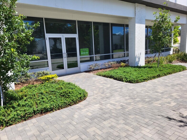 More Photos Of 408 N Primrose Dr, Orlando Self Storage For Lease