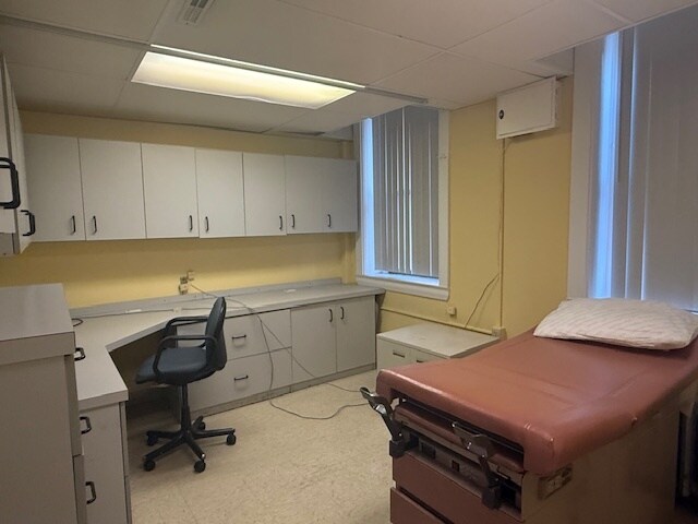 More Photos Of 1180 Beacon St, Brookline Hospital For Lease