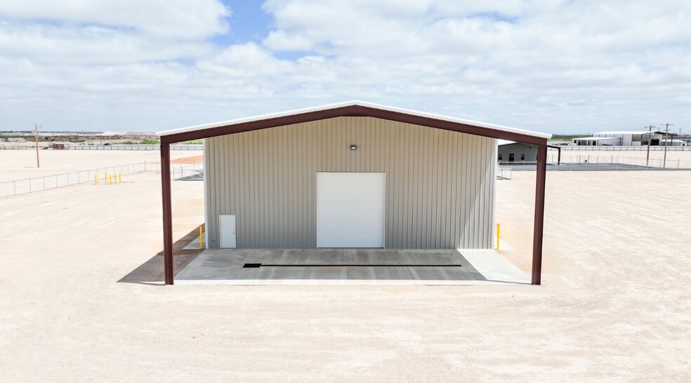 More Photos Of 3001 County 1279 rd, Midland Warehouse For Lease