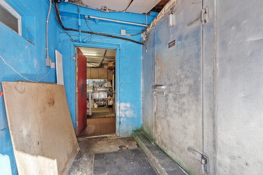 More Photos Of 42 Allenstown Rd, Pembroke Restaurant For Sale