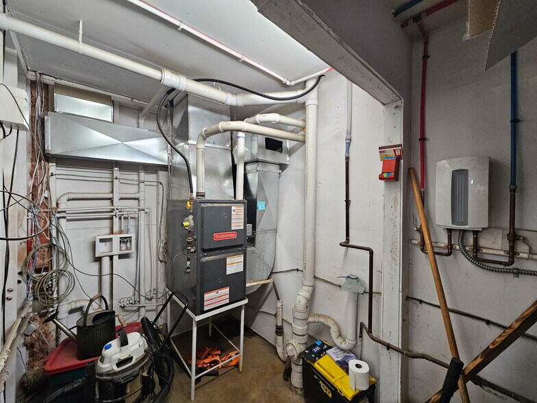 More Photos Of 1117 2nd Ave, Bingham Lake Industrial For Sale