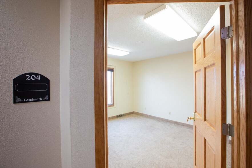 More Photos Of 1411 W Dakota Pkwy, Williston Office For Lease
