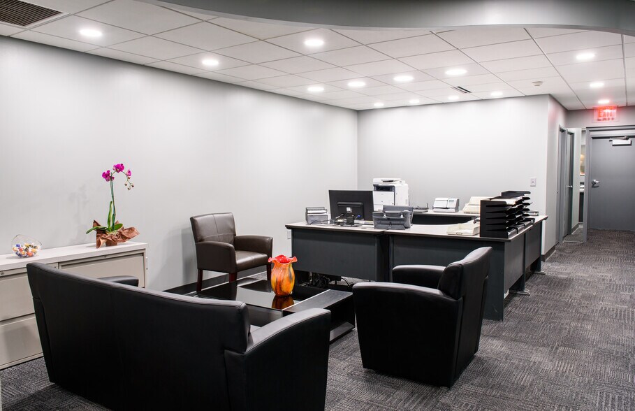 More Photos Of 404 N Byrne Rd, Toledo Warehouse For Sale