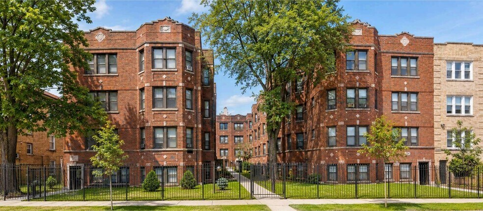 Primary Photo Of 6825 S Perry Ave, Chicago Apartments For Sale