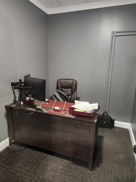 More Photos Of 743 Columbia Tpke, East Greenbush Medical For Lease